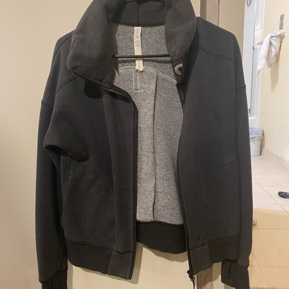 Lululemon sweatshirt gray size 6 good condition